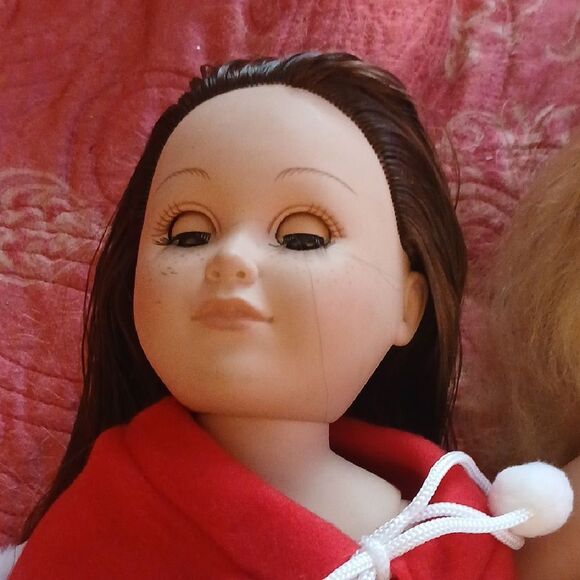 Stylish Doll Set with Red, Beige, and Yellow Outfits - Picture 4 of 7